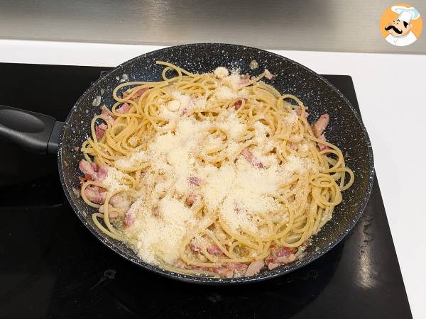 Paste cu pancetta: ușor, ieftin și cremos - Preparare etapa 5