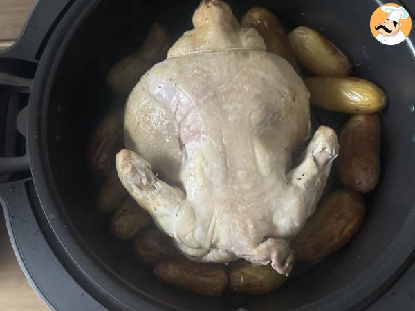 Prăjește puiul cu Moulinex Multicook Fry, pentru un rezultat crocant - Preparare etapa 3