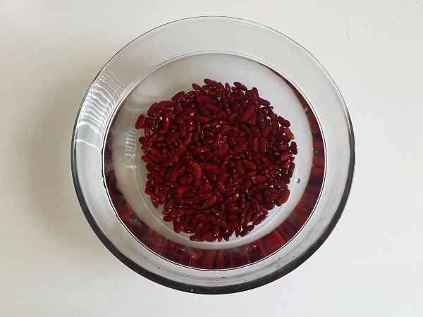 Pasta e fagioli alla veneta: un clasic al bucătăriei venețiene - Preparare etapa 1