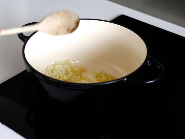 Sos bolognez de casă - ragù alla bolognese - Preparare etapa 1