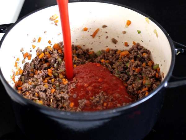 Sos bolognez de casă - ragù alla bolognese - Preparare etapa 4