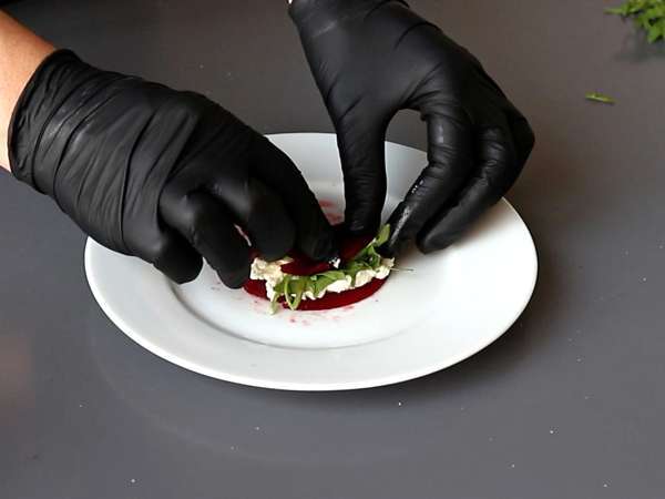 Ravioli cu sfeclă roșie, un aperitiv simplu și elegant - Preparare etapa 4