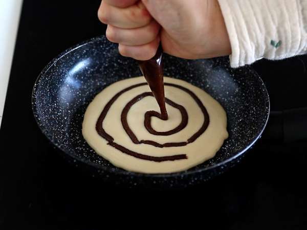 Clătite tip rulouri de scorțișoară, pentru iubitorii de scorțișoară - Preparare etapa 5