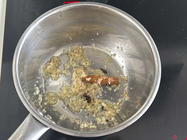 Chutney de mango făcut în casă: condimentul indian dulce care merge cu orice - Preparare etapa 3