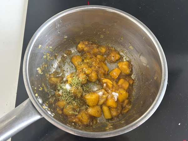 Chutney de mango făcut în casă: condimentul indian dulce care merge cu orice - Preparare etapa 5