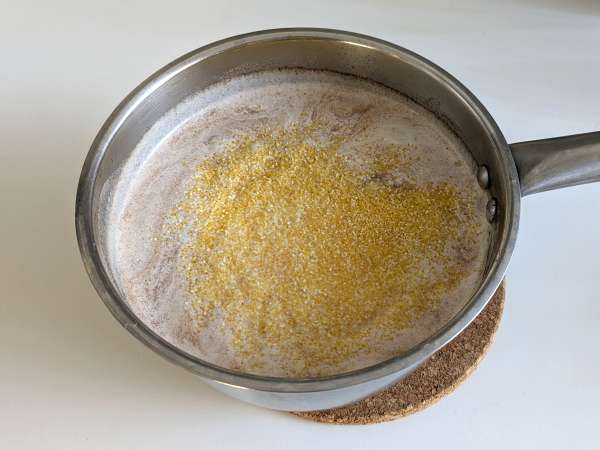 Polenta cremoasă perfectă: rețetă ușoară pentru o mâncare moale și gustoasă - Preparare etapa 2