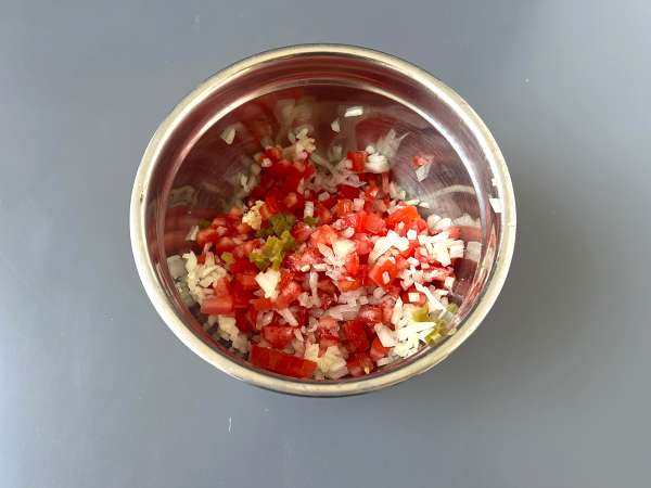 Huevos rancheros: rețeta mexicană iconică și gustoasă - Preparare etapa 1