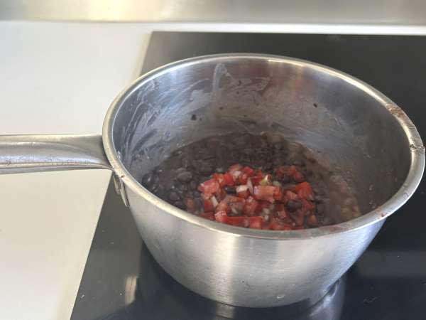 Huevos rancheros: rețeta mexicană iconică și gustoasă - Preparare etapa 6