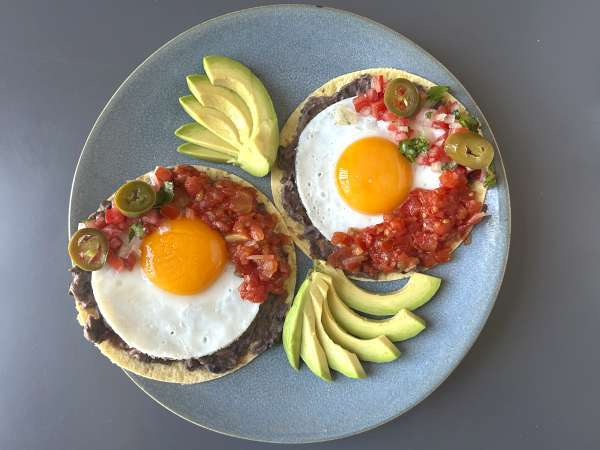 Huevos rancheros: rețeta mexicană iconică și gustoasă - Preparare etapa 10