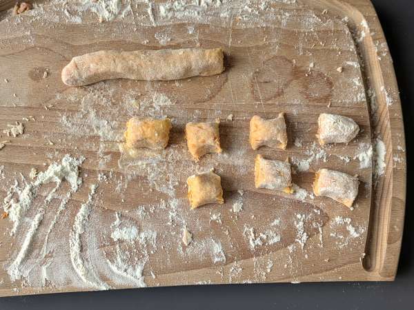 Gnocchi cremoși de dovleac cu Philadelphia și nuci crocante - Preparare etapa 4