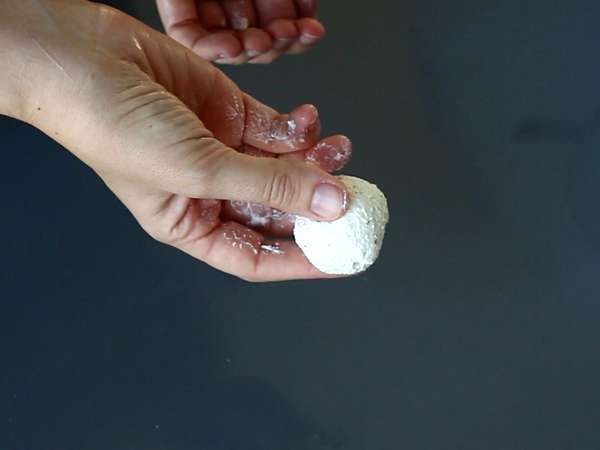 Aperitiv cu brânză tartinabilă în formă de dovleac, perfect pentru Halloween! - Preparare etapa 2