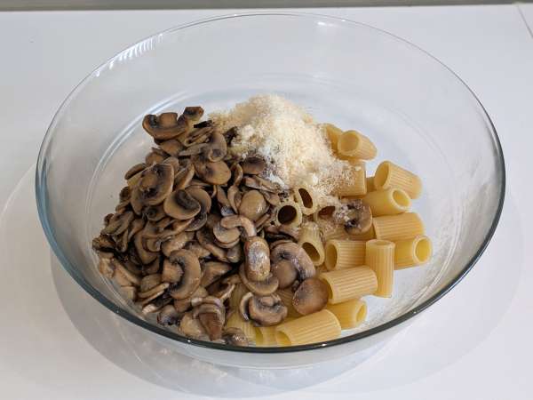Pasta al forno ai funghi: rețeta perfectă, cremoasă, pentru toamnă - Preparare etapa 6