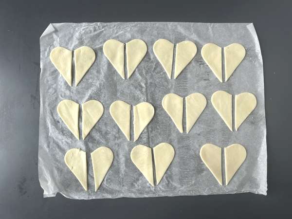 Biscuiți fantomă: cea mai simplă și mai amuzantă rețetă de Halloween - Preparare etapa 2