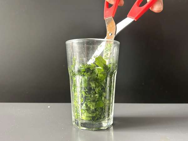 Rețetă rapidă și ușoară pentru ciuperci prăjite la tigaie - Preparare etapa 3