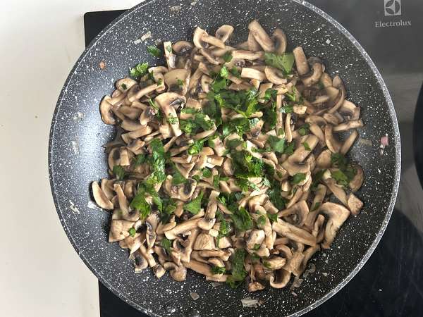 Ouă cocotte cu ciuperci: rețeta rapidă și ultra-confortabilă! - Preparare etapa 6