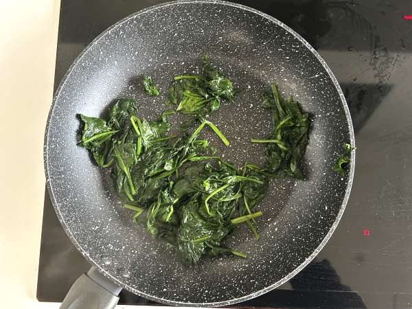 Brioșe cu spanac și ciuperci - Preparare etapa 7