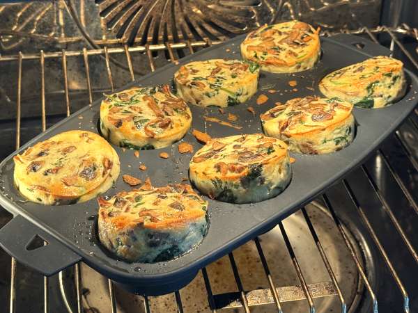 Brioșe cu spanac și ciuperci - Preparare etapa 11