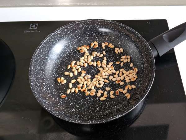 Spaghete cu roșii cherry și semințe de pin: o rețetă cremoasă și parfumată - Preparare etapa 5