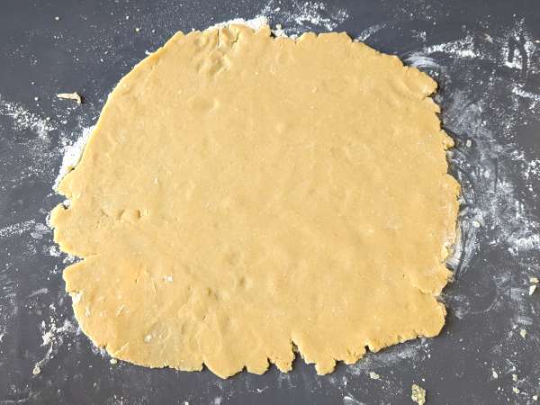 Tarte de Ziua Îndrăgostiților cu gem de căpșuni: dulciuri romantice de casă - Preparare etapa 3