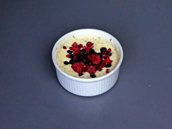 Prăjitură proteică super-simplă cu fructe roșii - Preparare etapa 3