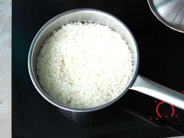 Onigiri cu gălbenușuri conservate în sos de soia - Preparare etapa 3