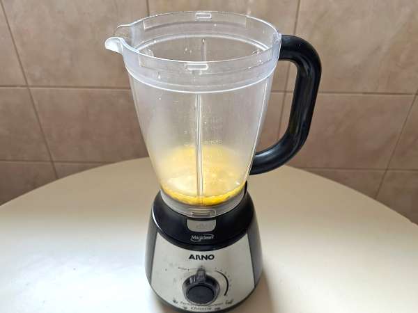 Caipirinha de maracujá batida: versiunea mai cremoasă și mai răcoritoare a clasicului brazilian - Preparare etapa 1