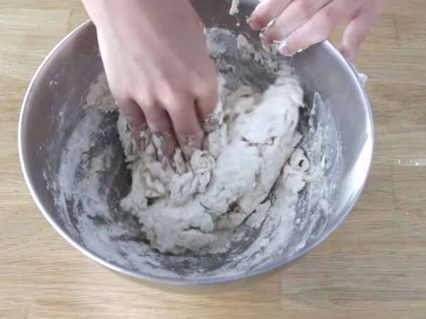 Pizza Margherita ca in Italia - Preparare etapa 1