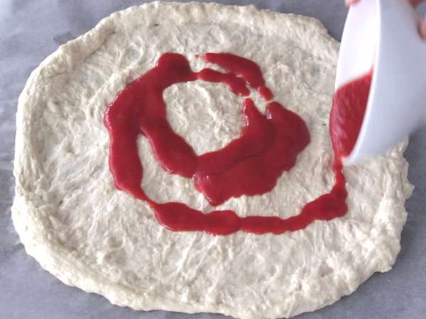 Pizza Margherita ca in Italia - Preparare etapa 8