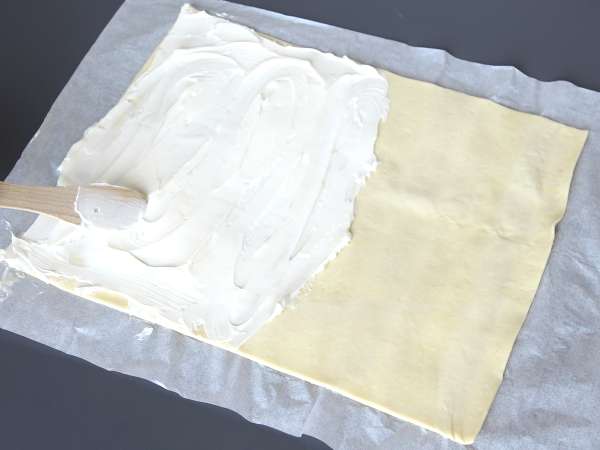 Baghete răsucite cu brânză cu Airfryer - Preparare etapa 1