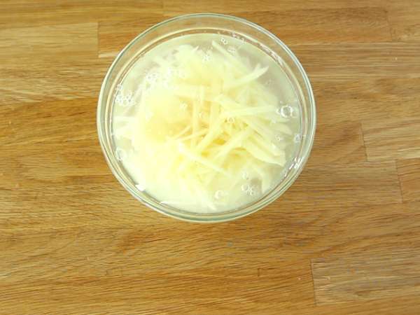 Cartofi prăjiți la Air Fryer atât de crocanți încât nu-ți va veni să crezi că sunt făcuți în casă - Preparare etapa 2