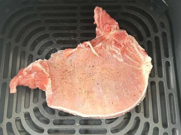 Cum se gătește un cotlet de porc în Airfryer? - Preparare etapa 2