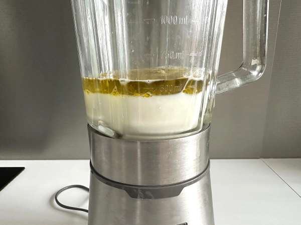 Plăcintă de sardine: o rețetă simplă, moale și gustoasă - Preparare etapa 4