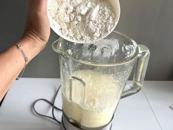 Plăcintă de sardine: o rețetă simplă, moale și gustoasă - Preparare etapa 5