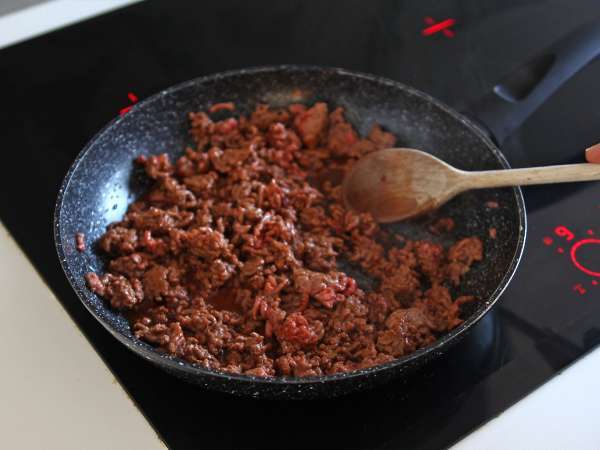 Tortillas coapte la cuptor cu quesadillas și umplutură de carne de vită picantă - Preparare etapa 2