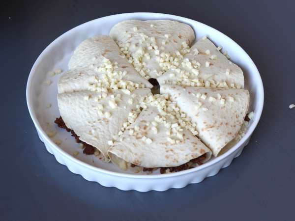 Tortillas coapte la cuptor cu quesadillas și umplutură de carne de vită picantă - Preparare etapa 5