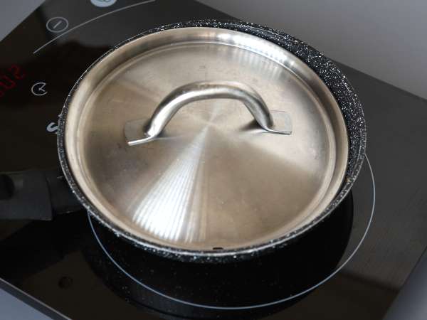 Ouă prăjite cu miere și mozzarella, micul dejun expres dulce, sărat și picant! - Preparare etapa 3