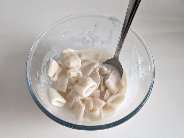 Inele de calmar în friteuza cu aer cald - Preparare etapa 4