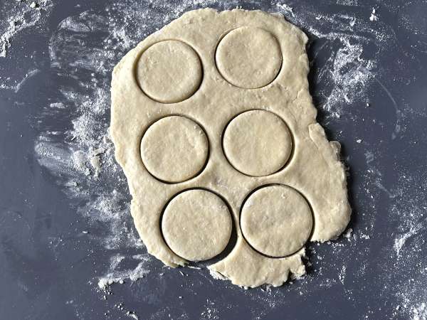 Shortcake cu căpșune, shortcake-ul american cu cremă de căpșune care nu dă greș niciodată - Preparare etapa 4