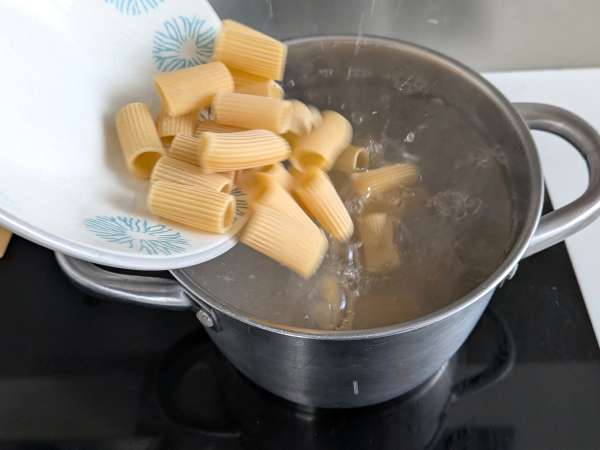 Courgette Carbonara: rețeta vegetariană ușor de preparat - Preparare etapa 4