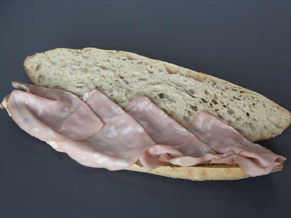 Sandwich italian gourmet cu mortadella și brânză burrata - Preparare etapa 2