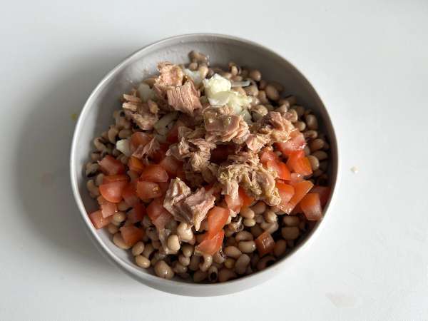 Salată de porumb cu ton, ouă și măsline: preparat clasic portughez! - Preparare etapa 2