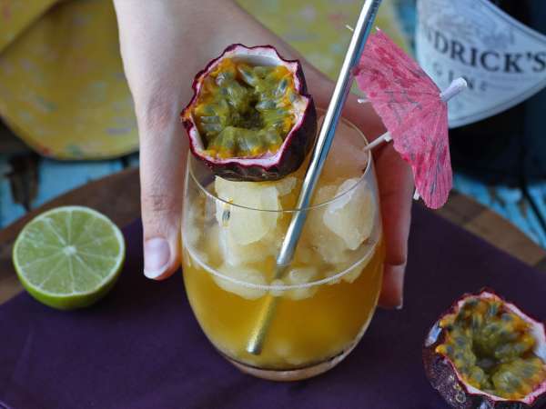 Cocktail cu granita de gin și fructul pasiunii, băutura răcoritoare a verii! - Preparare etapa 3