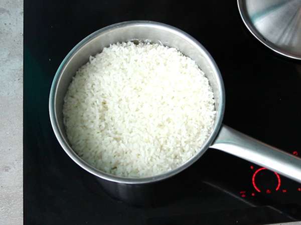 Onigiri prăjite, umplute cu brânză topită: o să le devorați! - Preparare etapa 2