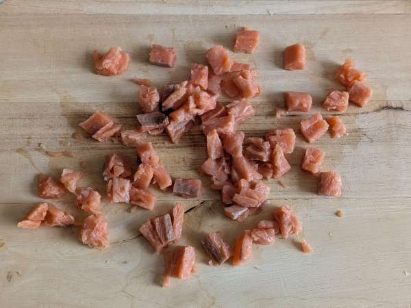 Paccheri cremoși cu somon, mentă și șofran - Preparare etapa 1