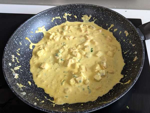 Paccheri cremoși cu somon, mentă și șofran - Preparare etapa 7