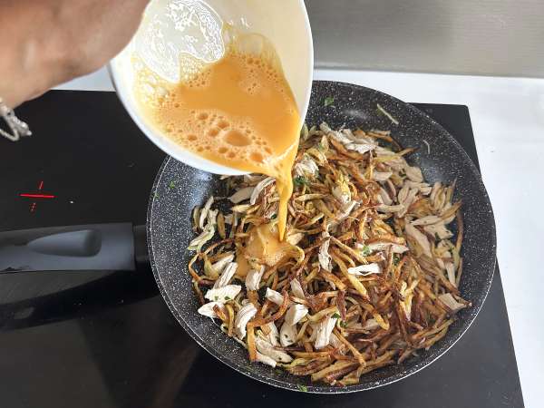 Frango à Brás: preparatul portughez perfect pentru a folosi resturile de pui - Preparare etapa 11