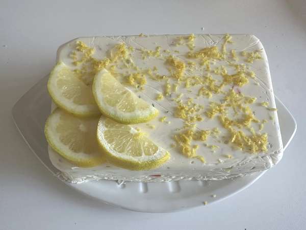 Terină de surimi fără gătire: un aperitiv rece, ușor de preparat și perfect pentru vară - Preparare etapa 10