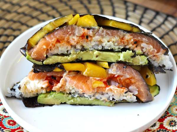Sandviș de sushi cu somon, avocado și mango: proaspăt, original și extrem de delicios - Preparare etapa 10