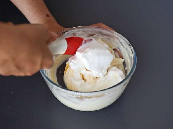 Tiramisu cu caise coapte: desertul fructat și cremos, perfect pentru vară - Preparare etapa 5