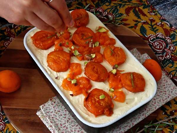 Tiramisu cu caise coapte: desertul fructat și cremos, perfect pentru vară - Preparare etapa 11